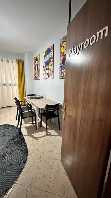 Super House Blloku - 3 Rooms Tiranë Luaran gambar