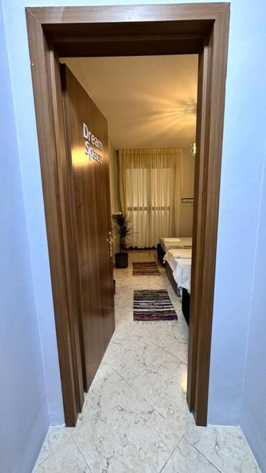 Super House Blloku - 3 Rooms Tiranë Luaran gambar